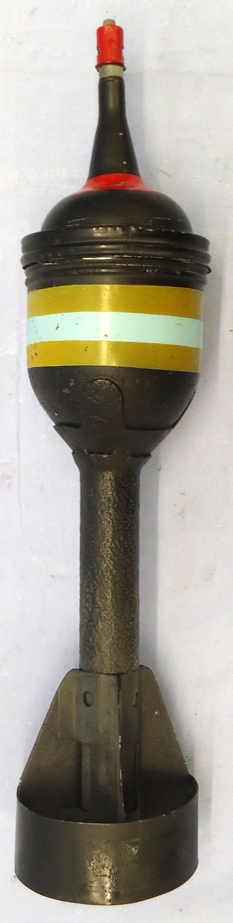 INERT DEACTIVATED. British WW2, PIAT (Projector Infantry Anti-tank) HEAT (High Explosive Anti Tank) Round & Fuze. - O 2252 INERT DEACTIVATED. British WW2, PIAT (Projector Infantry Anti-tank) HEAT (High Explosive Anti Tank) Round & Fuze. - O 2252  Other Ammunition - {CATEGORY}
