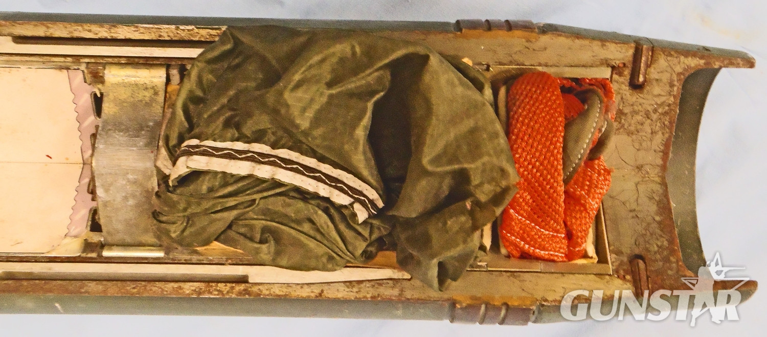 {CATEGORY} - INERT DEACTIVATED. Rare, Unfired, 155MM NATO FH70 Quarter Sectioned Instruction Illumination Projectile. - O 1998 INERT DEACTIVATED. Rare, Unfired, 155MM NATO FH70 Quarter Sectioned Instruction Illumination Projectile. - O 1998  Other Ammunition