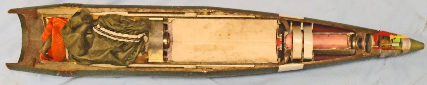 INERT DEACTIVATED. Rare, Unfired, 155MM NATO FH70 Quarter Sectioned Instruction Illumination Projectile. - O 1998 INERT DEACTIVATED. Rare, Unfired, 155MM NATO FH70 Quarter Sectioned Instruction Illumination Projectile. - O 1998  Other Ammunition - {CATEGORY} in 