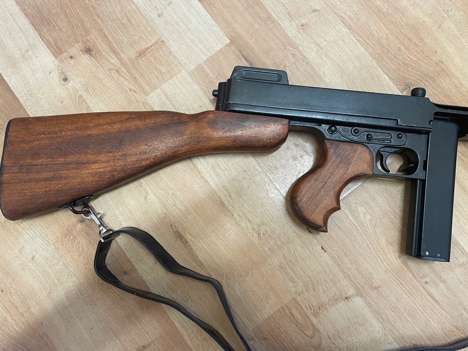 Denix Tommy Gun Denix Thompson M1928/M1928A1 Tommy Gun - Non-firing 