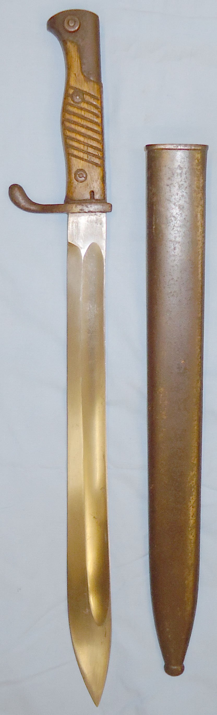  WWI Dated Imperial German 1898/05 Butcher Knife Bayonet Scabbard by Manufacturer Luneschloss. 21750. Bayonet