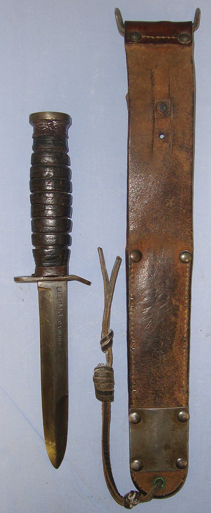  RARE**MATCHING DATES**WW2 1943 U.S. Army 1st Pattern Camillus USA Blade Marked M3 Trench Fighting Knife & Correct WW2 1943 M6 Leather Scabbard By MILSCO (Milwaukee Saddlery Company). ED 3032 Knive