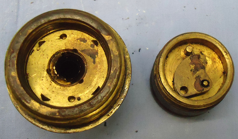 {CATEGORY} - DEACTIVATED INERT. WW2 1945 dated Unfired British 17pr (76.2 x 583R) Armour Piercing Discarding Sabot/Trace (APDS/T) Round. - O 1915 DEACTIVATED INERT. WW2 1945 dated Unfired British 17pr (76.2 x 583R) Armour Piercing Discarding Sabot/Trace (APDS/T) Round. - O 1915  Other Ammunition
