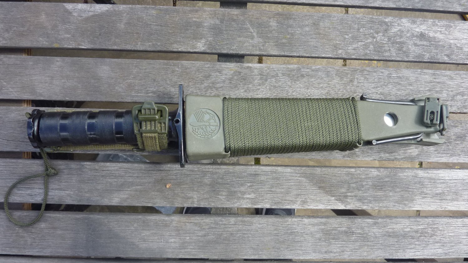 Universal survival Knive