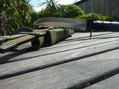 Universal survival Knive
