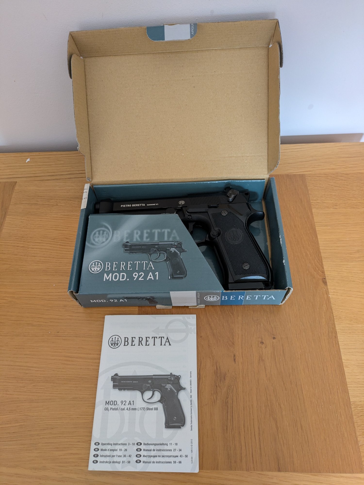 Umarex Umarex Beretta 92 CO2 .177 BB Blowback action. 4.5mm