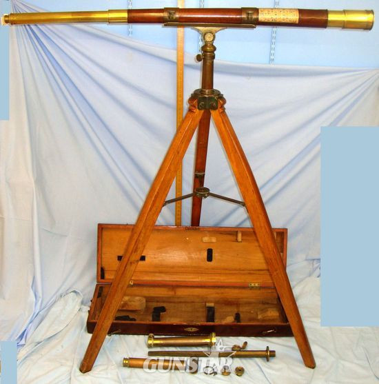 MILLS (MAKER) 49 SOUTHAMPTON ST, PENTONVILLE, LONDON, IMPROVED NAVY Cased, British Improved Navy Brass & Leather Harbour Master’s & Customs Telescop Sight & Optic in 