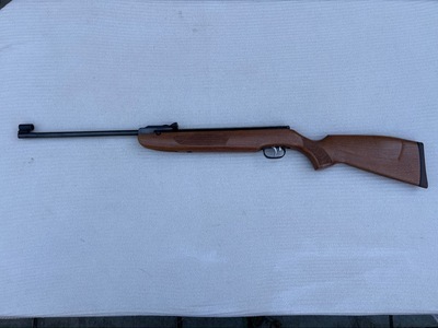 Weihrauch I bought this .177 calibre HW99S and it hasn’t had much use and been sat in my gun cabinet for a while. It a legitimate UK legal spec with Hull Cartridge stamped on the barrel with the number 2288577 next to it. .177