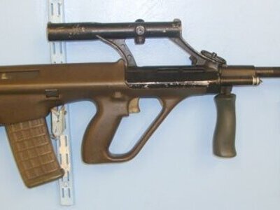 Steyr 1990’s Austrian Steyr Licenced Malaysian SME Ordnance Company (SMEO) AUG A1 5.56mm Calibre Assault Rifle with Integral Swarovski Optik1.5 X Magnification Telescopic Sight. **UK/EU DEACTIVATION CERTIFICATED** Sn 18261. Semi-Auto 5.56x45mm NATO (.223 Remington) Rifle