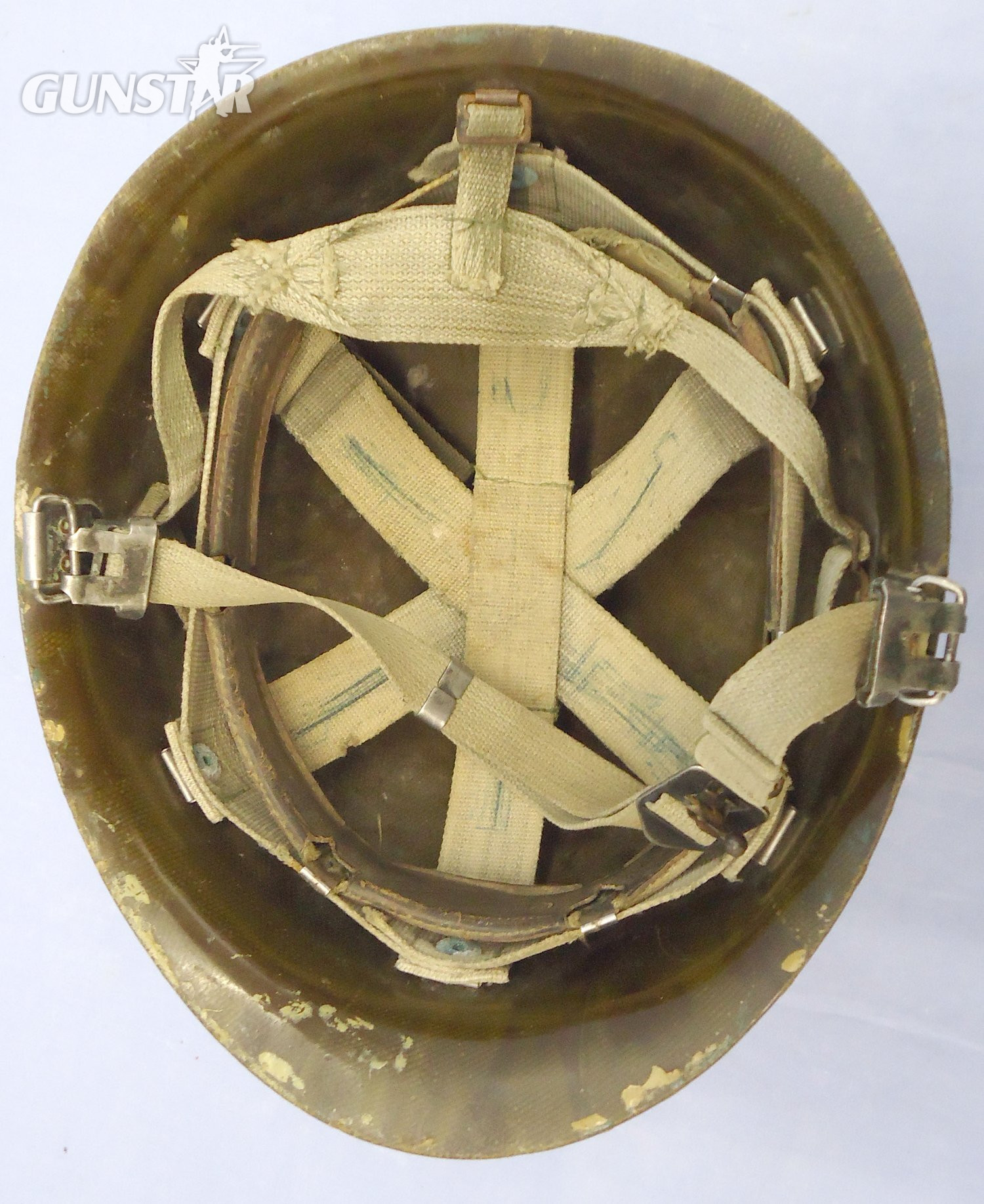 Gulf War Bring Back, Iraqi Revolutionary Guard Captured Helmet. Sn - 23155 Gulf War Bring Back, Iraqi Revolutionary Guard Captured Helmet. Sn - 23155 Antique & Militaria