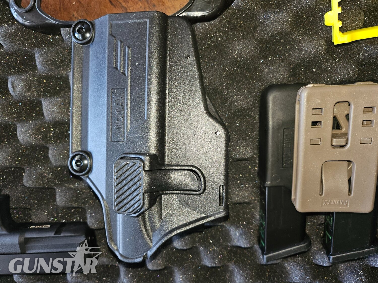  W E glock blowback with extras Glock 6 mm