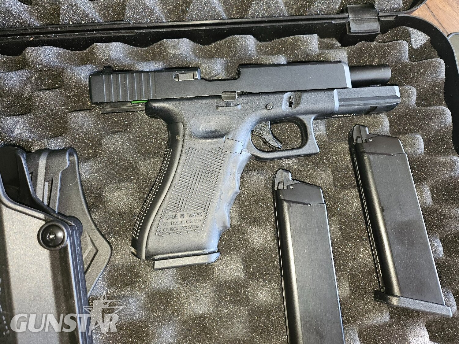 W E glock blowback with extras Glock 6 mm - {CATEGORY}