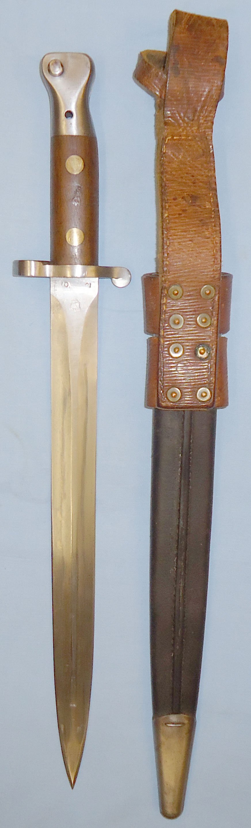  British Regimentally Marked 'Welsh Regiment' 1888 Pattern Mark II Lee Metford Bayonet Scabbard and 1914 Pattern Frog. 22050. Bayonet
