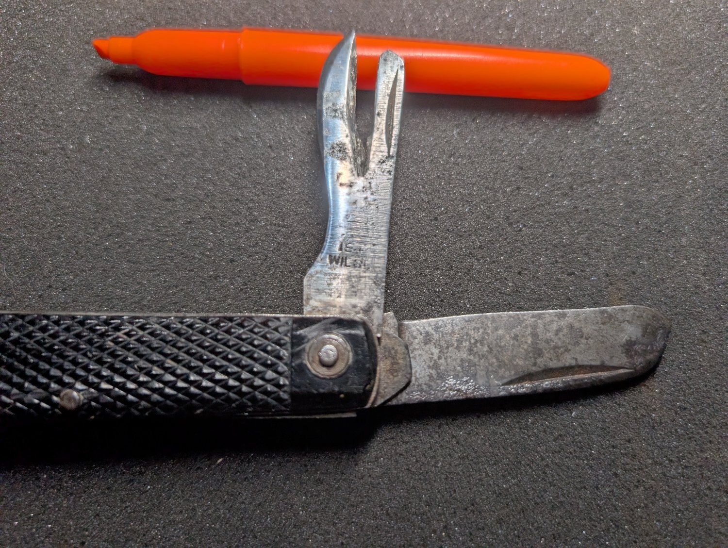 4 x WWII British military clasp knives Knive 