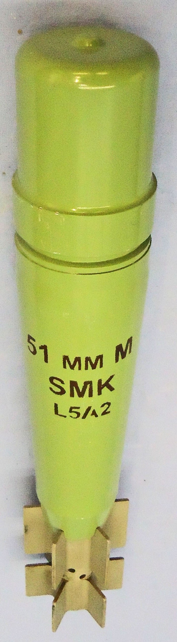  INERT DEACTIVATED. MINT, British 51mm L5A2 Smoke Mortar For The L9A1 Mortar. - O 2028 INERT DEACTIVATED. MINT, British 51mm L5A2 Smoke Mortar For The L9A1 Mortar. - O 2028  Other Ammunition