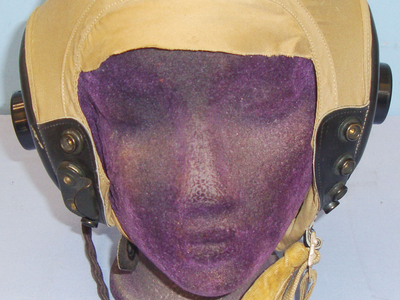 Excellent WWII US Army Air Forces A-10A Summer Flying Helmet with Full Wiring Looms. 20980. Excellent WWII US Army Air Forces A-10A Summer Flying Helmet with Full Wiring Looms. 20980. Clothing