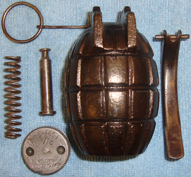 **INERT** DEACTIVATED**  September 1915, British Mills No 5 MK 1, Hand Grenade B **INERT** DEACTIVATED**  September 1915, British Mills No 5 MK 1, Hand Grenade B Antique & Militaria