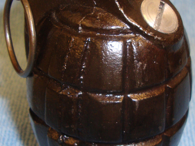 **INERT** DEACTIVATED**  September 1915, British Mills No 5 MK 1, Hand Grenade B **INERT** DEACTIVATED**  September 1915, British Mills No 5 MK 1, Hand Grenade B Antique & Militaria