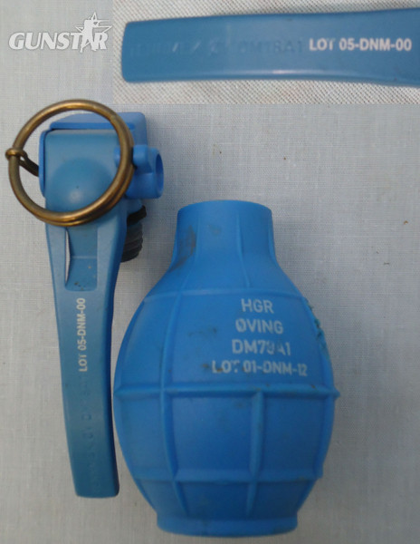  INERT DEACTIVATED. Mint Norwegian DM78 Practice Hand Grenade In Original Transit Tube. - O 1673 INERT DEACTIVATED. Mint Norwegian DM78 Practice Hand Grenade In Original Transit Tube. - O 1673  Other Ammunition