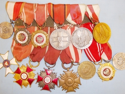 WW2 Era Polish Soldier\'s 13 Medal Group Mounted For Wear.  Other Accessory