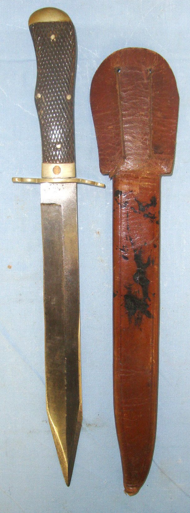  Boer War Era British Officer’s Private Purchase Clements Sheffield Made Bowie Fighting Knife With Field Re-Shaped Spear Point Blade & Leather Scabbard. Sn 22370 Knive