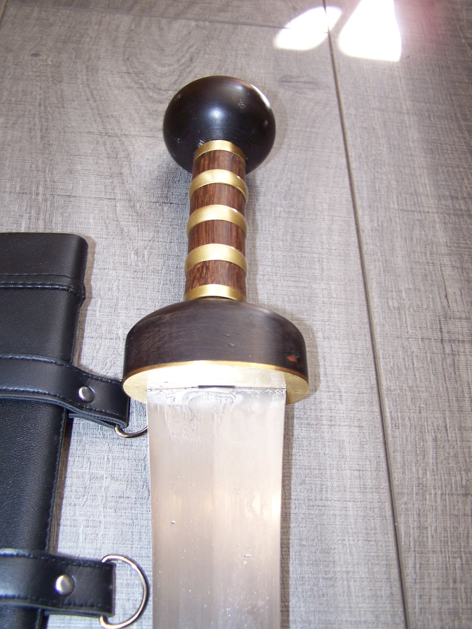 RAVEN FORGE GLADIUS Sword - {CATEGORY}