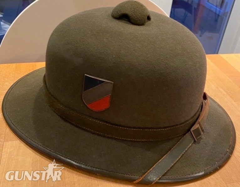 Antique & Militaria in 