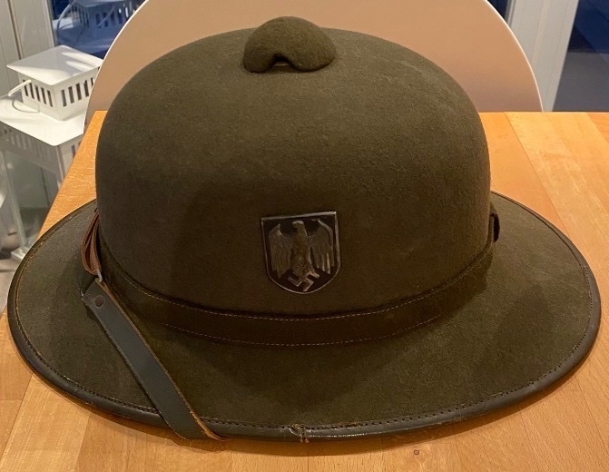 Antique & Militaria