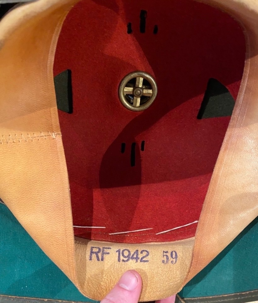  Antique & Militaria