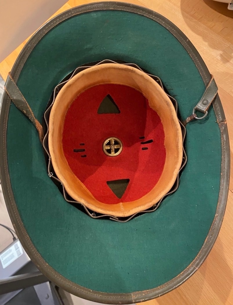 Antique & Militaria - {CATEGORY} in 