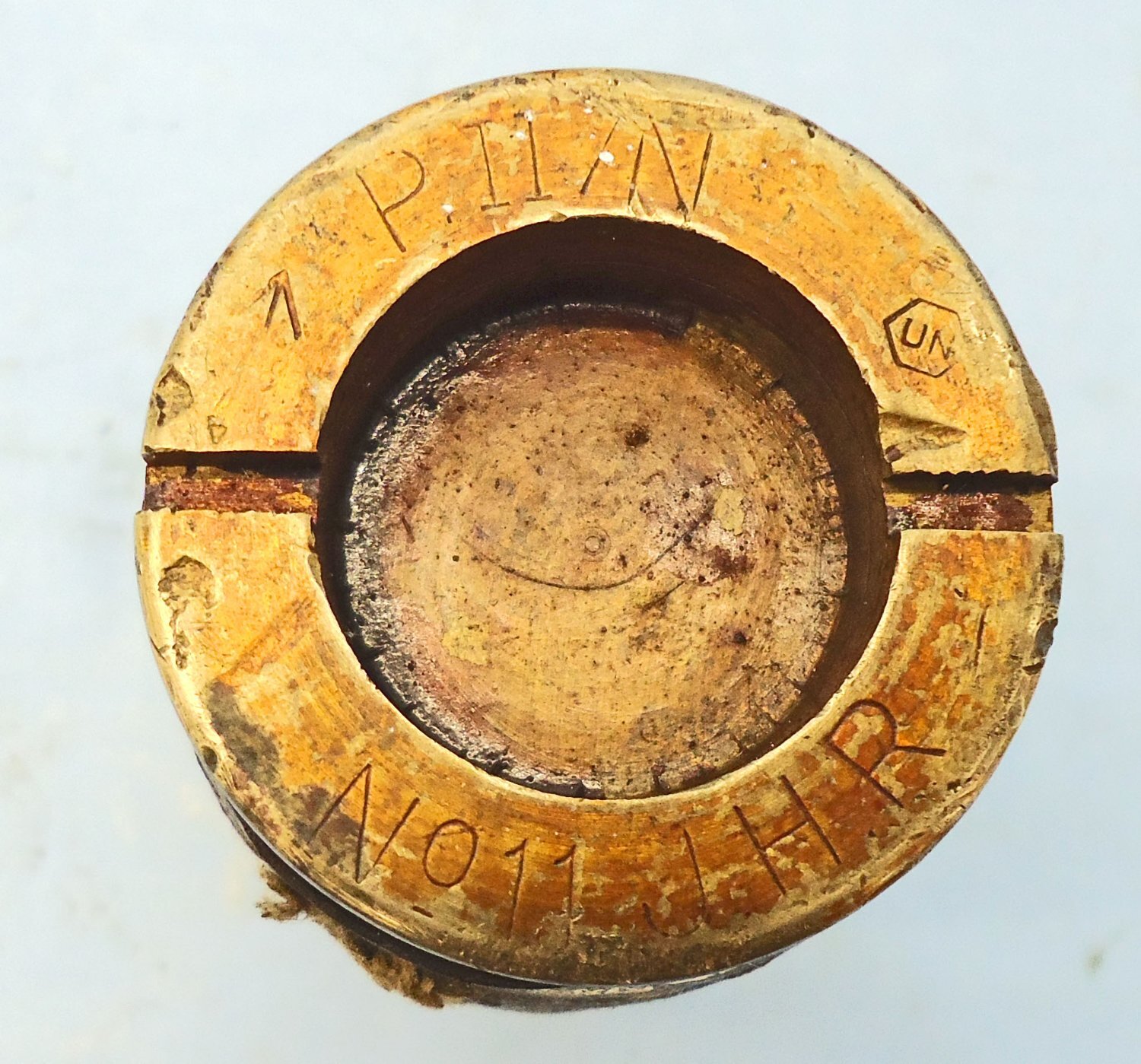 {CATEGORY} - DEACTIVATED INERT. MINT. British, Naval, 1943 Dated, 12 Pounder 18 Cwt (76.2 x 390R) DRILL Projectile. - O 2169 DEACTIVATED INERT. MINT. British, Naval, 1943 Dated, 12 Pounder 18 Cwt (76.2 x 390R) DRILL Projectile. - O 2169  Other Ammunition