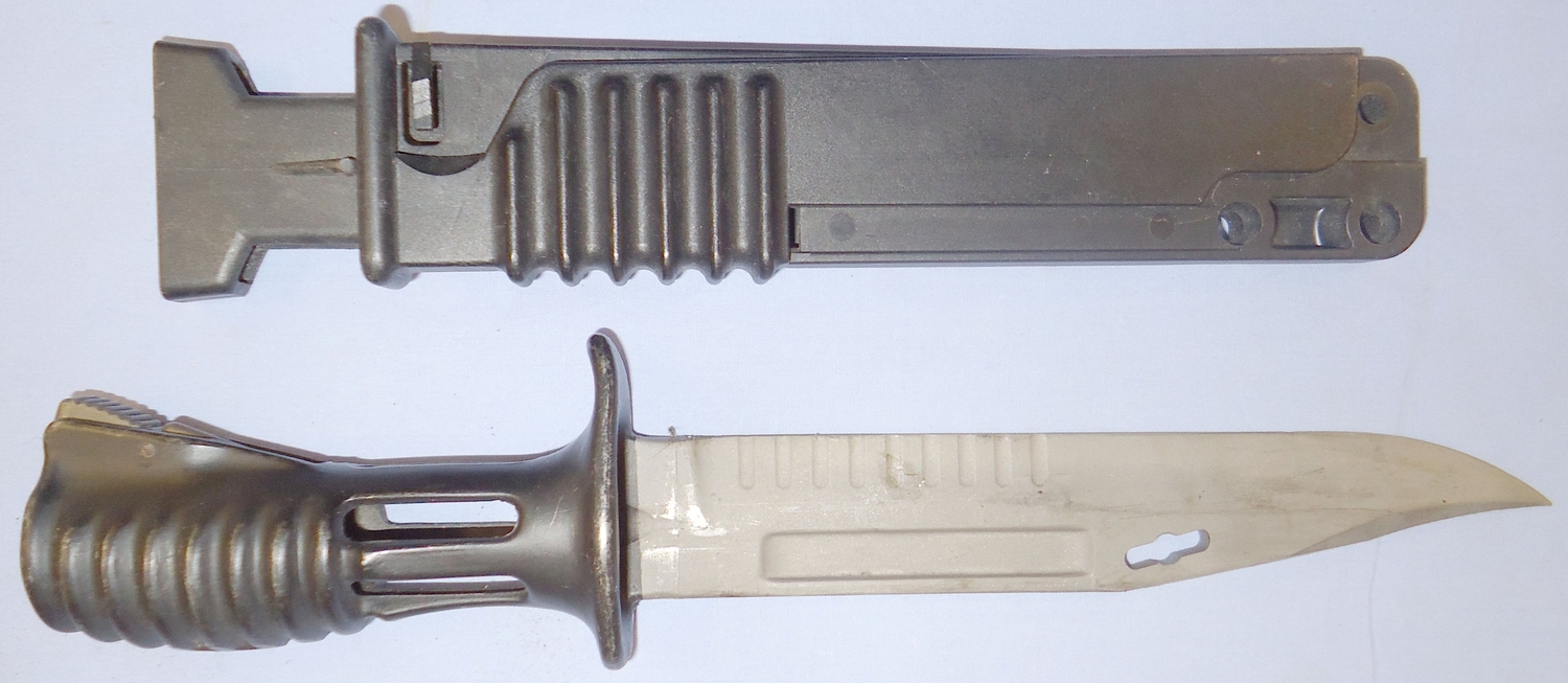 British L3A1 Bayonet Scabbard for the SA80 Rifle. 22416:2 Bayonet