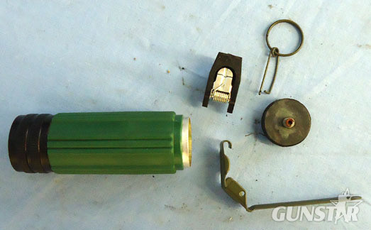  Czech P1A6 flash-bang hand stun grenade Inert Mint Unfired Czech P1A6 flash-bang hand stun grenade Antique & Militaria