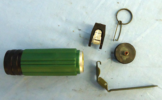  Czech P1A6 flash-bang hand stun grenade Inert Mint Unfired Czech P1A6 flash-bang hand stun grenade Antique & Militaria