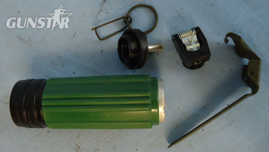  Czech P1A6 flash-bang hand stun grenade Inert Mint Unfired Czech P1A6 flash-bang hand stun grenade Antique & Militaria