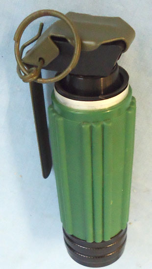 Czech P1A6 flash-bang hand stun grenade Inert Mint Unfired Czech P1A6 flash-bang hand stun grenade Antique & Militaria
