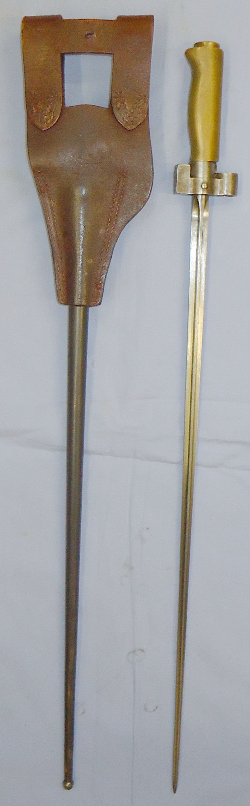  Scarce* French M1886/93/16 Epee Lebel Bayonet Manufactured Without Quillon with Scabbard and Hanger. 22426:4. Bayonet