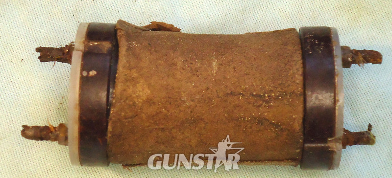 INERT DEACTIVATED. Rare German WW2 Pair Of eAZ 66 A Superfast Nose Fuses In Transit Container With Packing Piece For The SD-4 HL Splitterbomb. - O 1782 INERT DEACTIVATED. Rare German WW2 Pair Of eAZ 66 A Superfast Nose Fuses In Transit Container With Packing Piece For The SD-4 HL Splitterbomb. - O 1782  Other Ammunition - {CATEGORY} in 