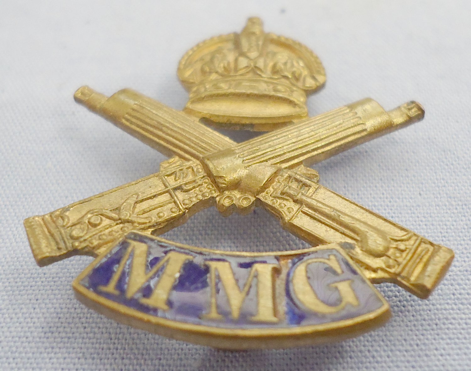 1940 Enamelled Motor Machine Gun Brigade Cap Badge. BA 906. 1940 Enamelled Motor Machine Gun Brigade Cap Badge. BA 906.  Antique & Militaria