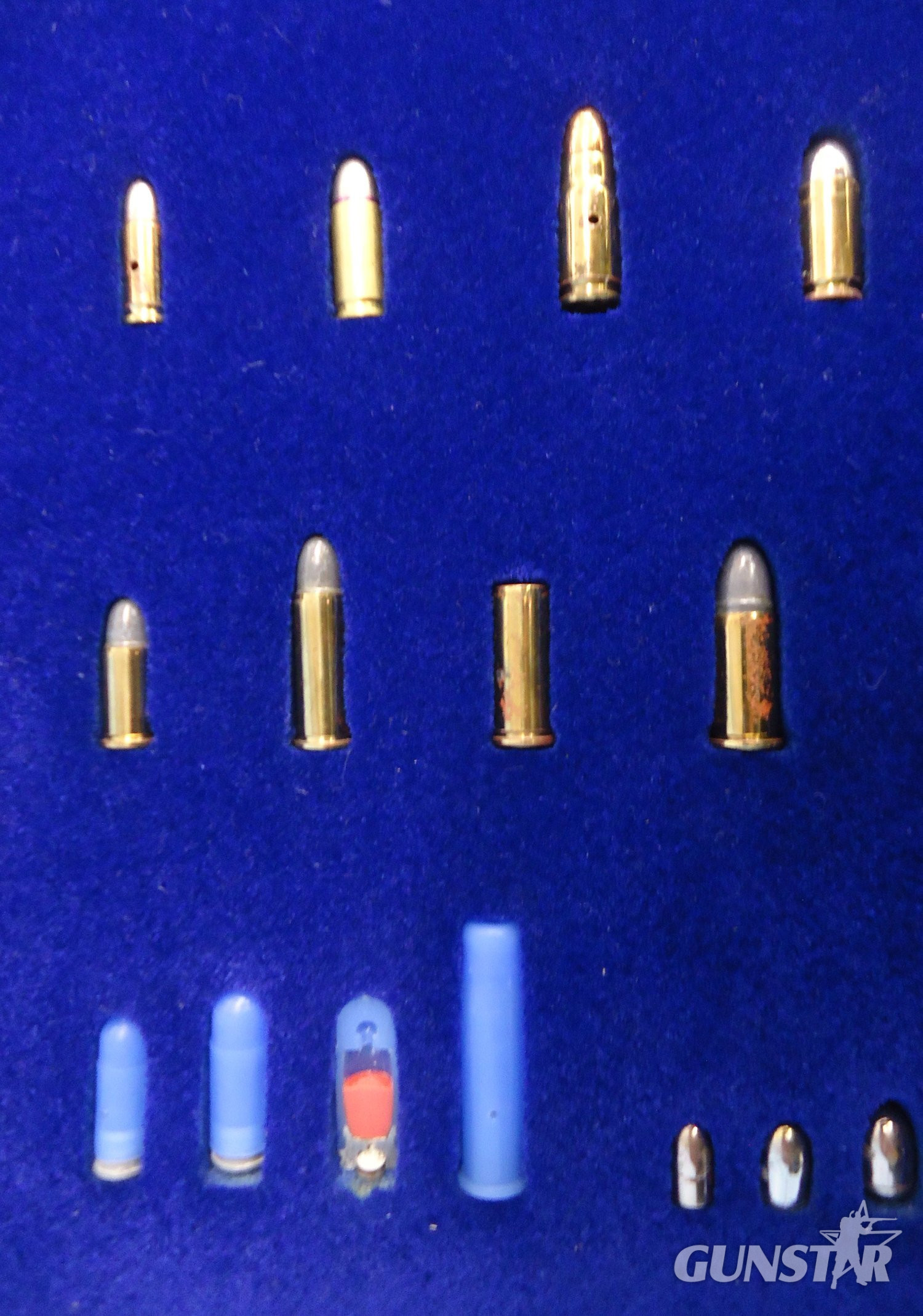 DEACTIVATED INERT Original, Unfired, Factory, Dynamit Nobel Pistol Ammunition Display Case with Rounds. - O 2284 DEACTIVATED INERT Original, Unfired, Factory, Dynamit Nobel Pistol Ammunition Display Case with Rounds. - O 2284 Various Other Ammunition 