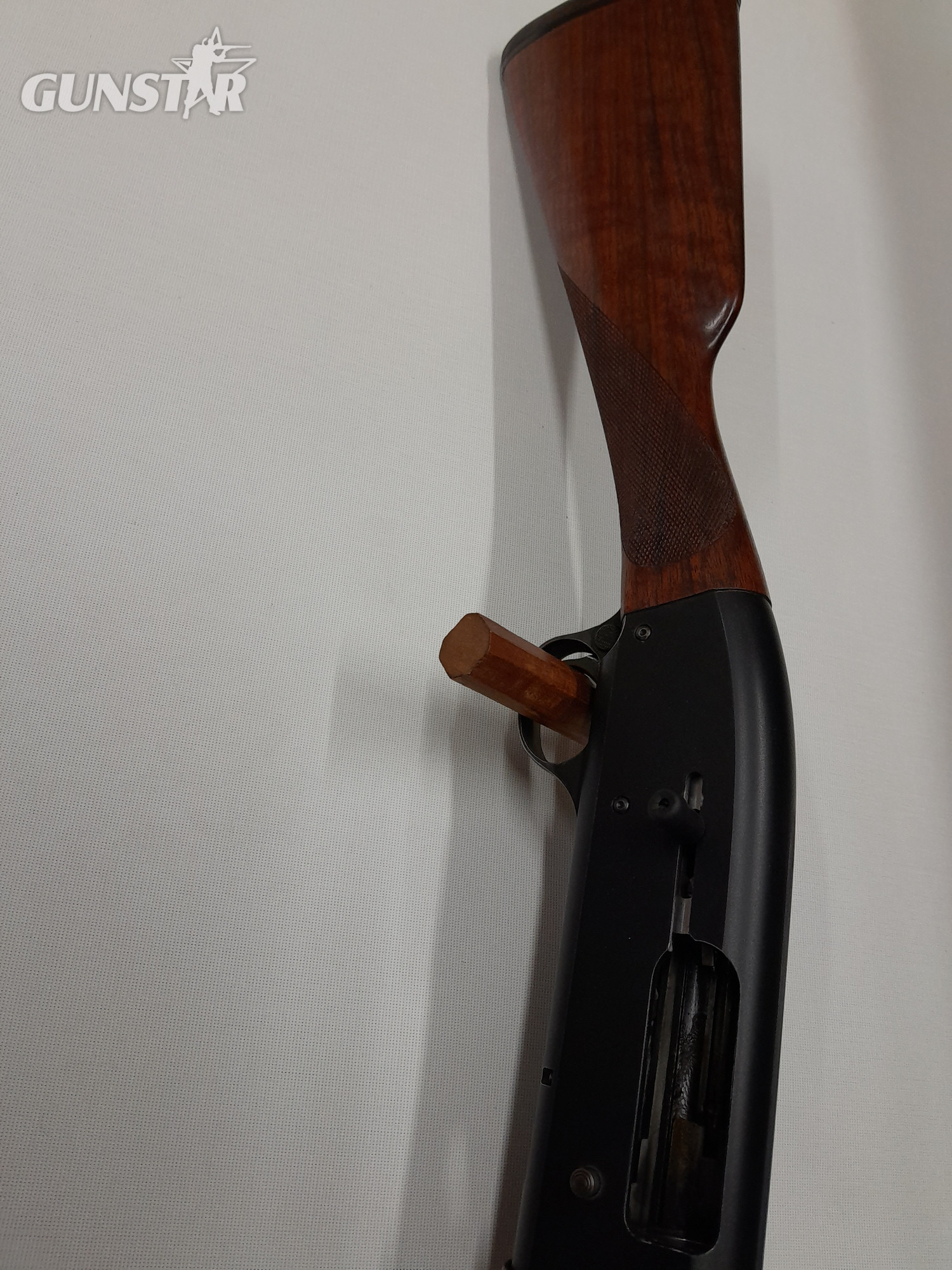 Fusil semi auto Semi-Auto 12 Bore/gauge - {CATEGORY} in 