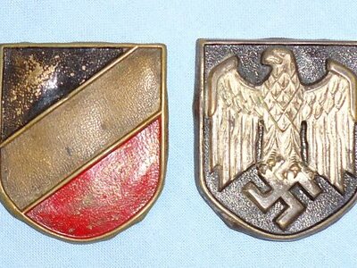 Pair* WWII Afrika Korps Kriegsmarine and Tri-Colour Shield Pith Helmet badges. M 142. Pair* WWII Afrika Korps Kriegsmarine and Tri-Colour Shield Pith Helmet badges. M 142.  Antique & Militaria