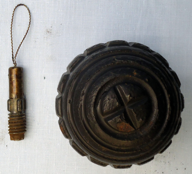  INERT DEACTIVATED. WW1 German Kugel Hand Grenade Model of 1915 Na. - O 1675 INERT DEACTIVATED. WW1 German Kugel Hand Grenade Model of 1915 Na. - O 1675  Other Ammunition