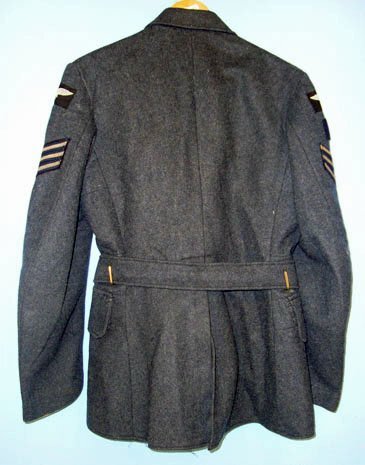  WW2 1945 RAF Sergeant\'s Tunic With Embroidered Air Gunner Badge, Rank Insignia RAF Eagle & Air Gunner & Radio Operator / Mechanic Patch Size 8. U 378. WW2 1945 RAF Sergeant's Tunic With Embroidered Air Gunner Badge, Rank Insignia RAF Eagle & Air Gunner & Radio Operator / Mechanic Patch Size 8. U 378. Clothing