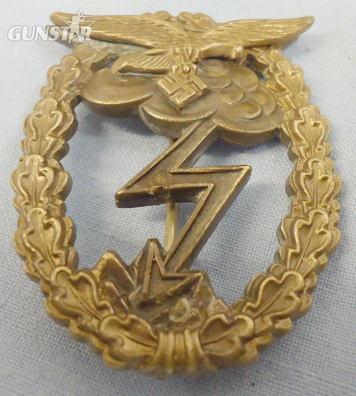  Nazi Luftwaffe WWII Ground Combat Badge by G.H. Osang, Dresden. 22104. Nazi Luftwaffe WWII Ground Combat Badge by G.H. Osang, Dresden. 22104.  Antique & Militaria