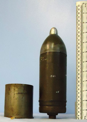 First Pattern (H1) Hollow Charge Tracer Round for the 7.5 cm leichtes Infanterie First Pattern (H1) Hollow Charge Tracer Round for the 7.5 cm leichtes Infanterie Antique & Militaria