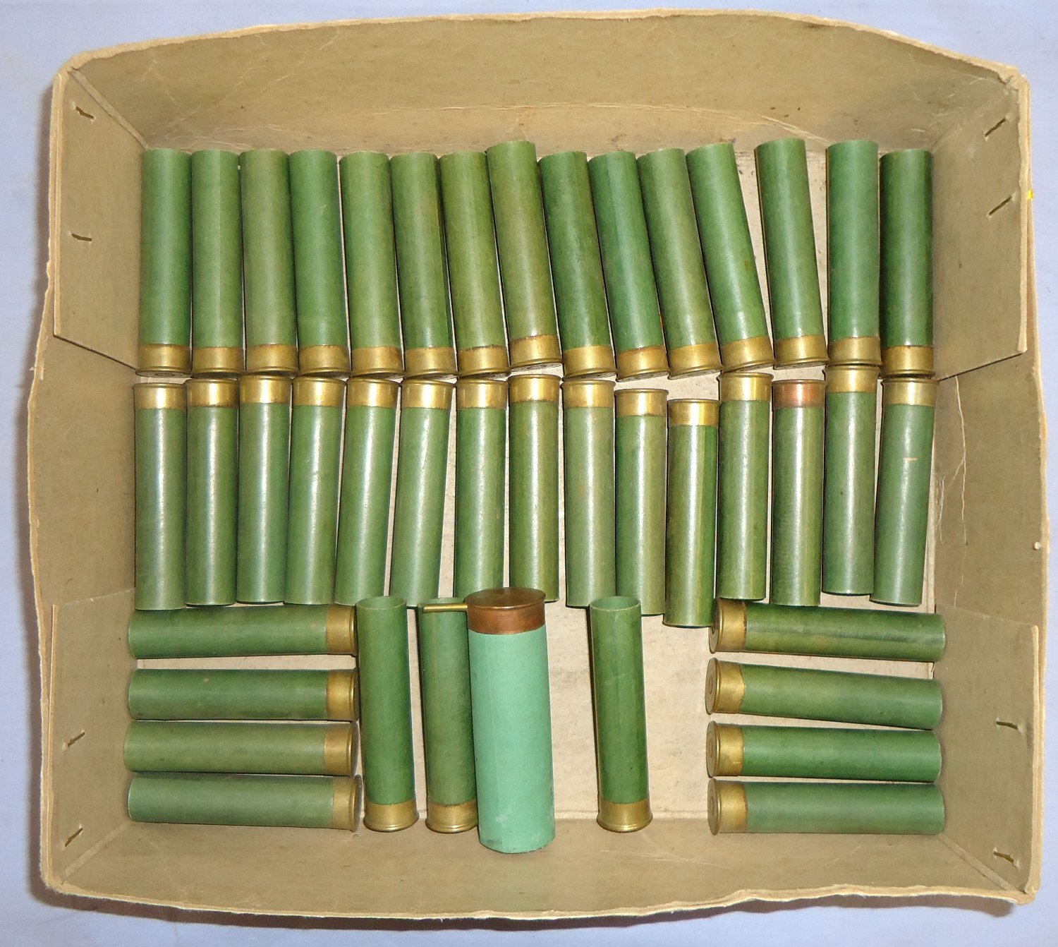 W.W. Greener INERT DEACTIVATED* W.W. Greener 32 Bore Primed Unfired Cardboard Shotgun Cartridge Cases. (41 of). O 1123 Other Accessory