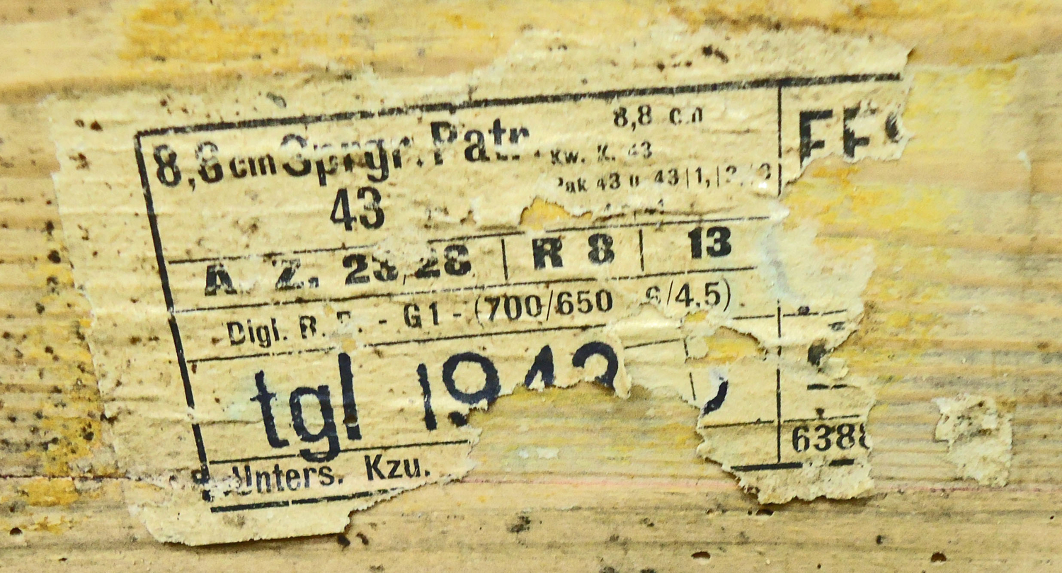{CATEGORY} - Rare German WW2 8.8cm (88 x 822R) King Tiger H/E. High Explosive Round Wooden Transit Case For The Tiger ll Tank, PaK 43 and KwK43 Guns. Sn - O 2066 Rare German WW2 8.8cm (88 x 822R) King Tiger H/E. High Explosive Round Wooden Transit Case For The Tiger ll Tank, PaK 43 and KwK43 Guns. Sn - O 2066  Other Ammunition in 
