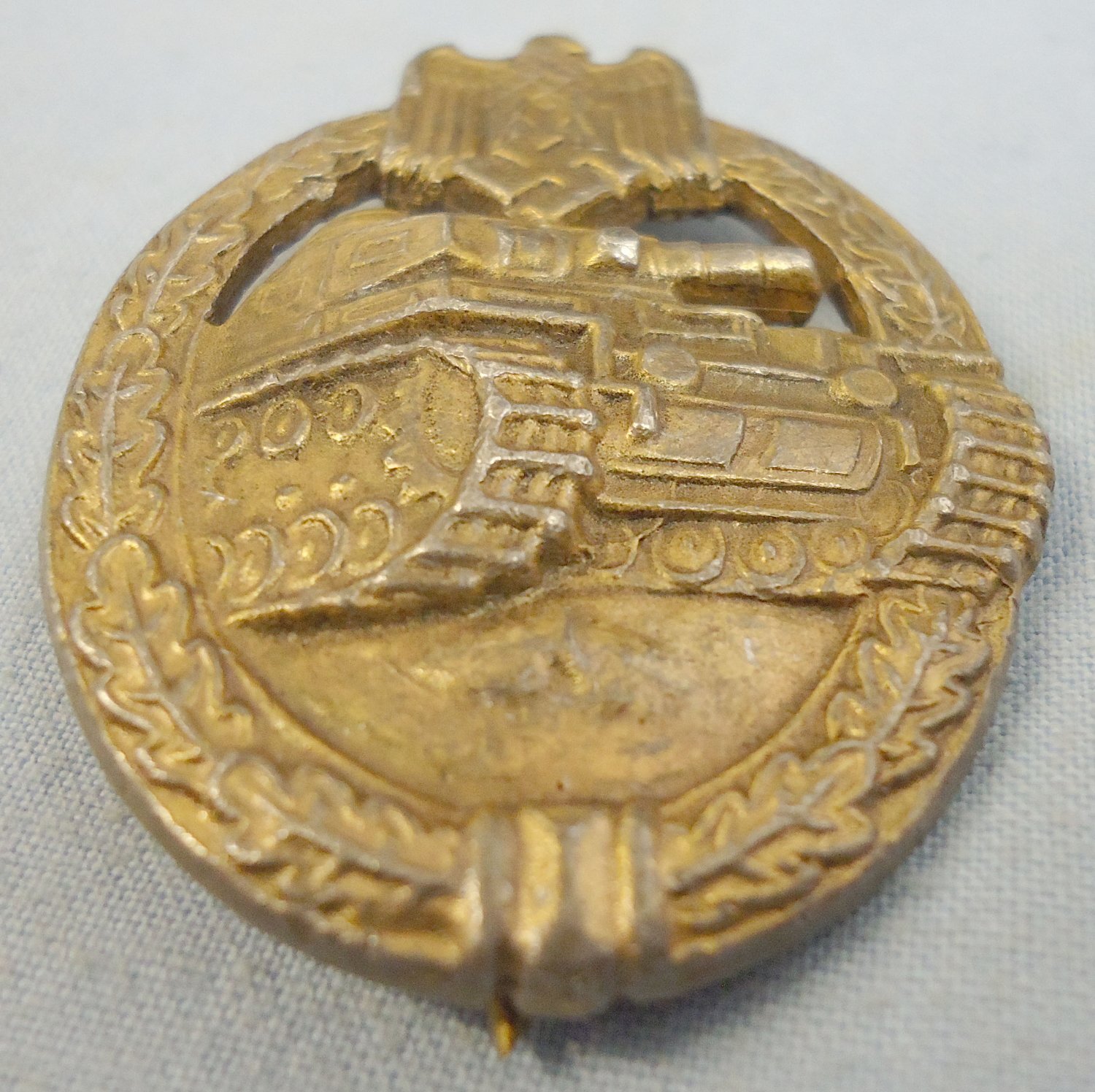  Nazi WWII Bronze Tank Battle Badge by Frank & Reif, Stuttgart. 22103. Nazi WWII Bronze Tank Battle Badge by Frank & Reif, Stuttgart. 22103.  Antique & Militaria