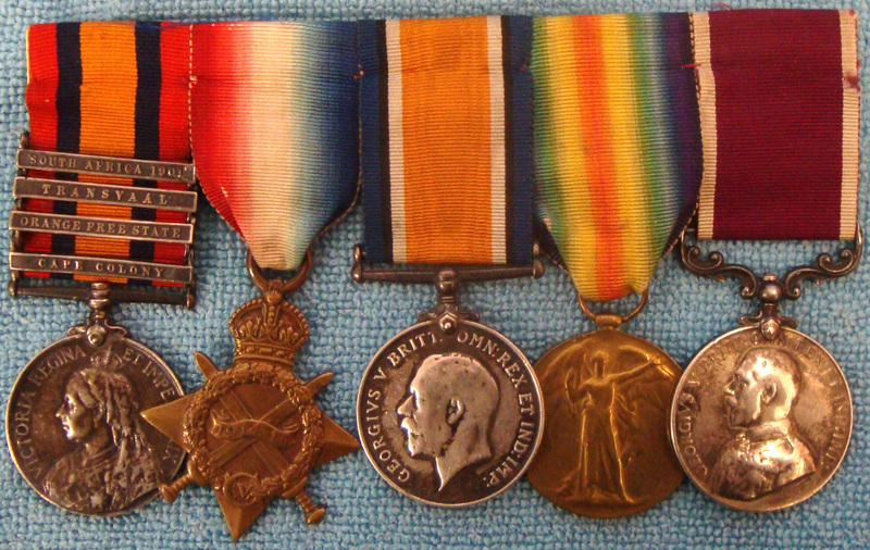 Antique & Militaria in 